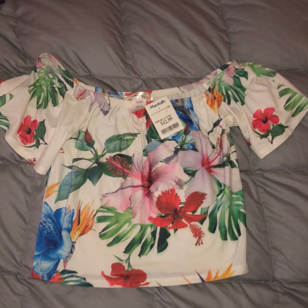 Midriff showing shirt